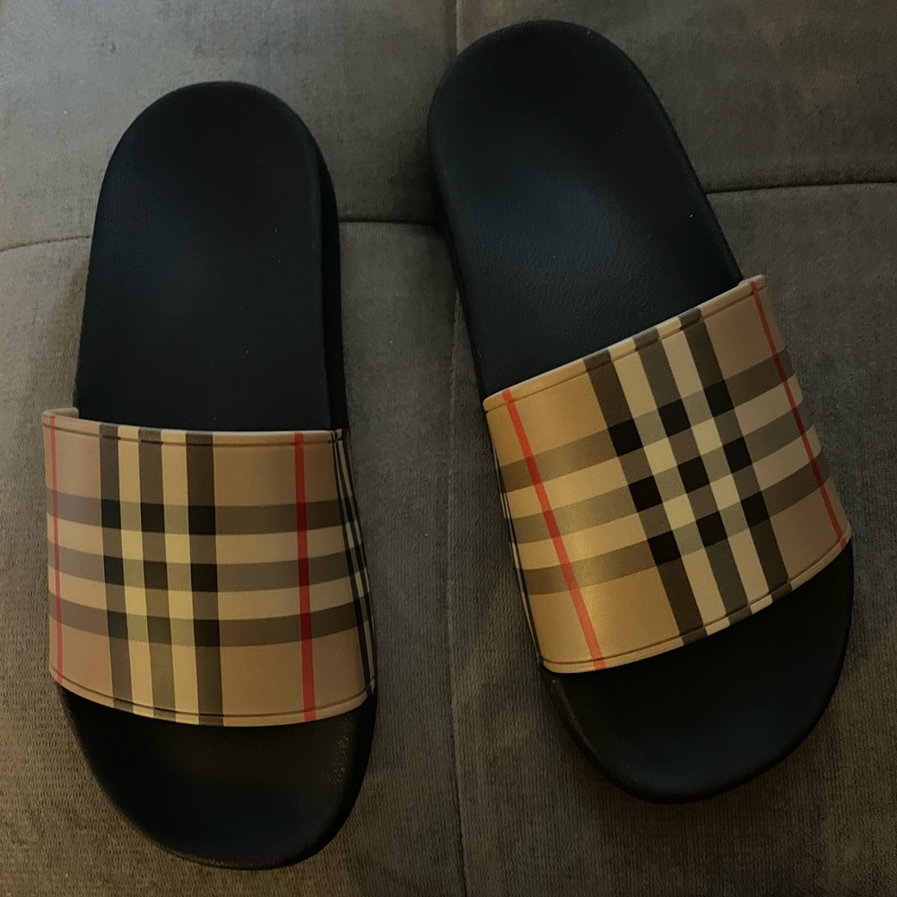 Burberry Vintage Check Slides
